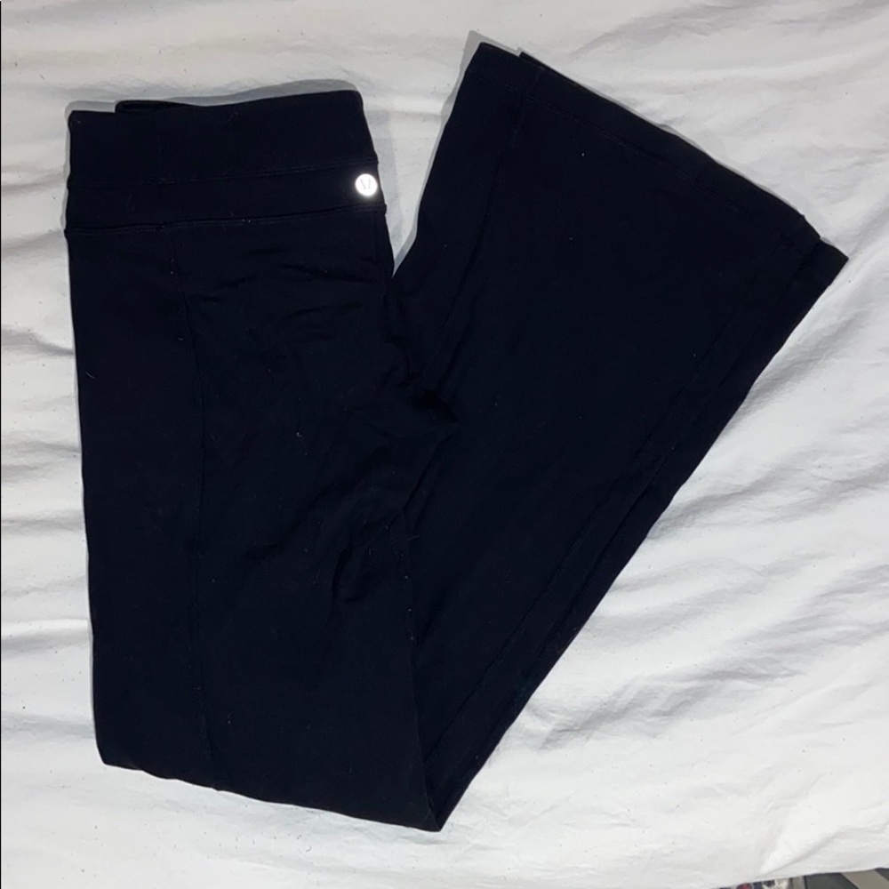 Lululemon black bootcut leggings 🍋
